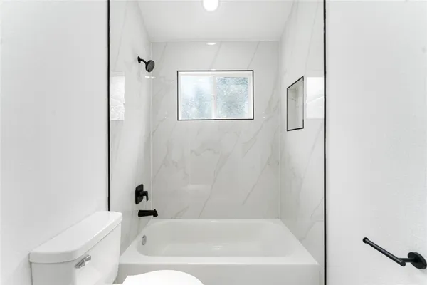 $1,900 | 9406 Sandra Street, Unit A, Houston, TX 77016