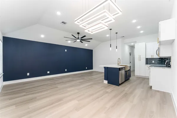 $1,900 | 9406 Sandra Street, Unit A, Houston, TX 77016