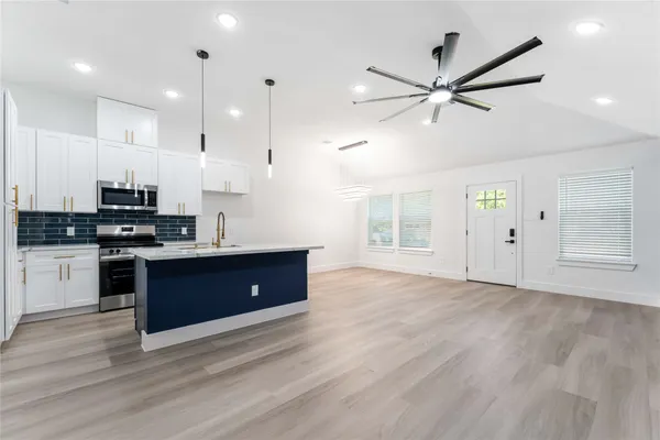 $1,900 | 9406 Sandra Street, Unit A, Houston, TX 77016