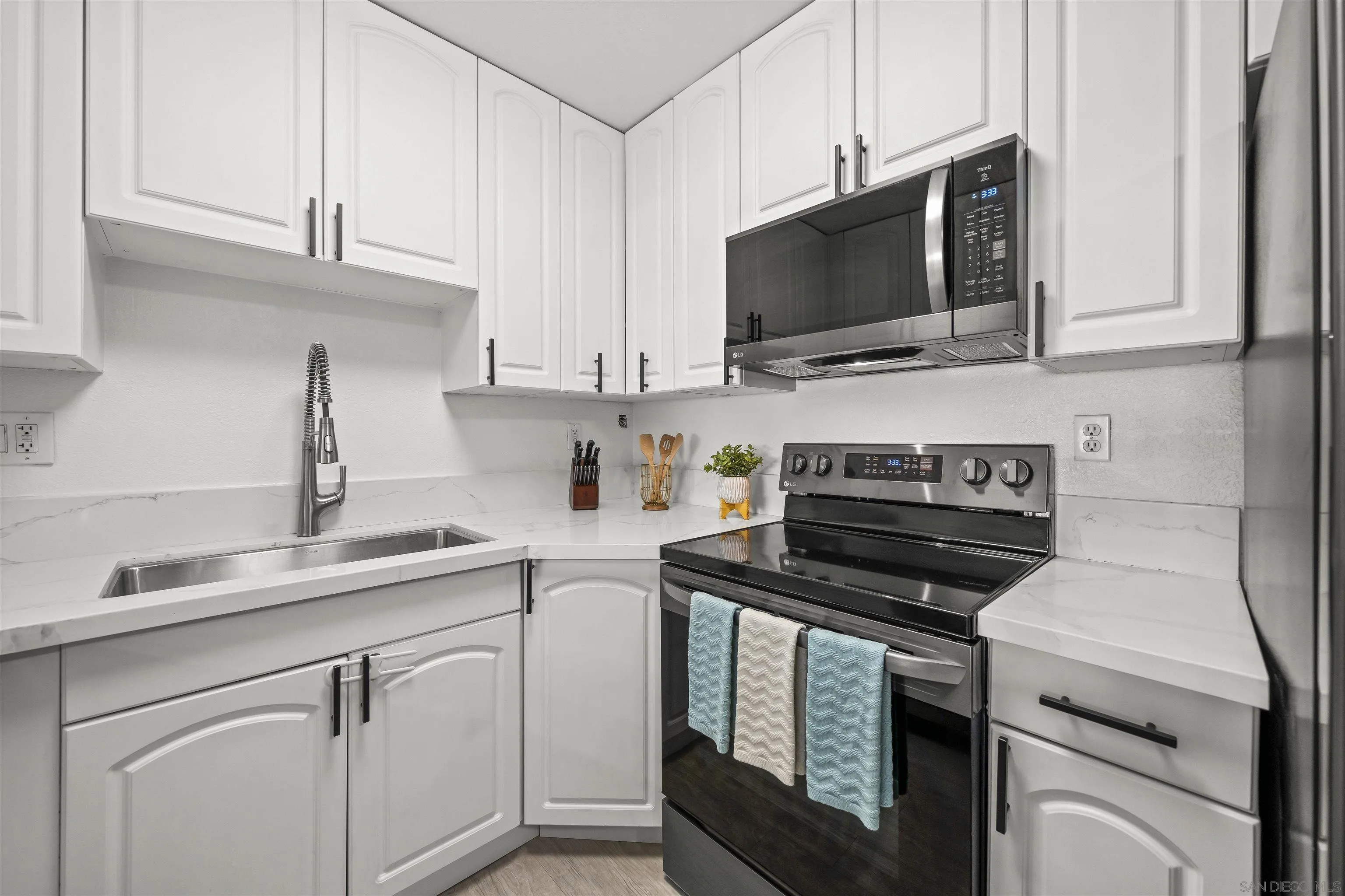 598 Telegraph Canyon Road, Unit D Chula Vista, CA 91910 - Photo 9 of 38
