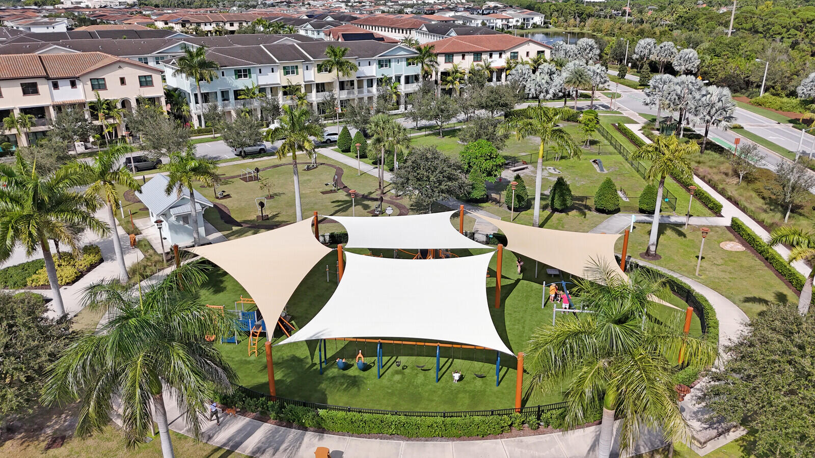 13628 Dumont Road Palm Beach Gardens, FL 33418 - Photo 43 of 44 an aerial view of a swimming pool