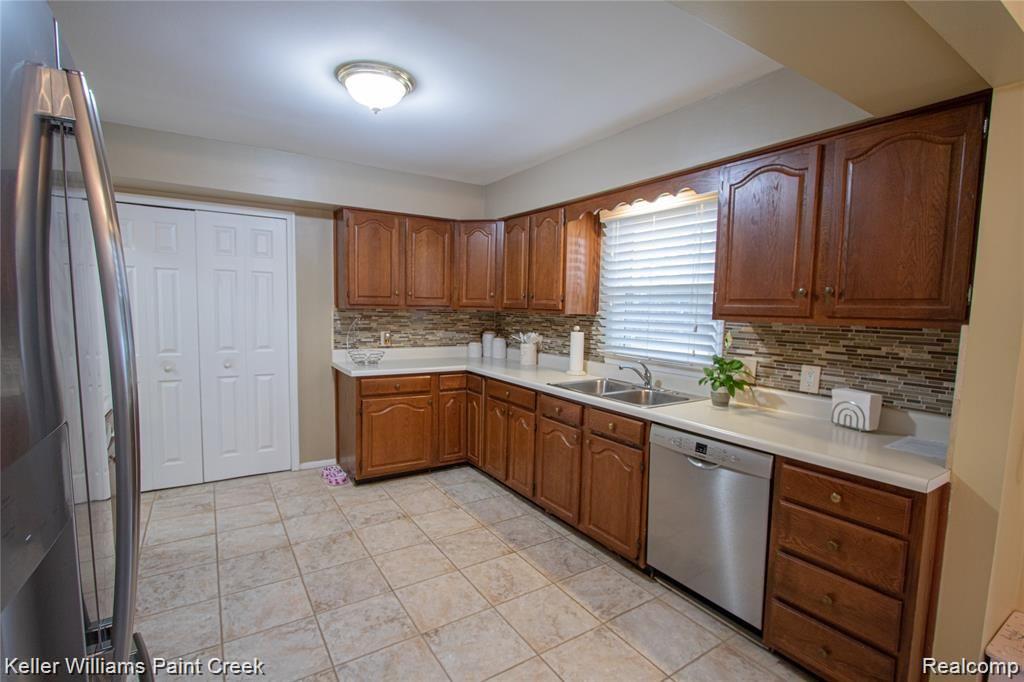 185 West Hamlin Road Rochester Hills, MI 48307 - Photo 13 of 43