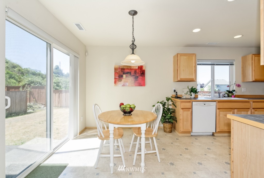 251 Index Place Southeast Renton, WA 98056 - Photo 7 of 19