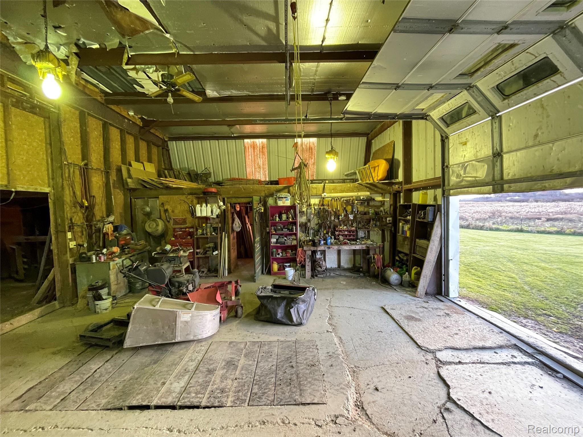 8191 Oatman Road Avoca, MI 48006 - Photo 15 of 55 8191 Oatman Barn5.jpg
