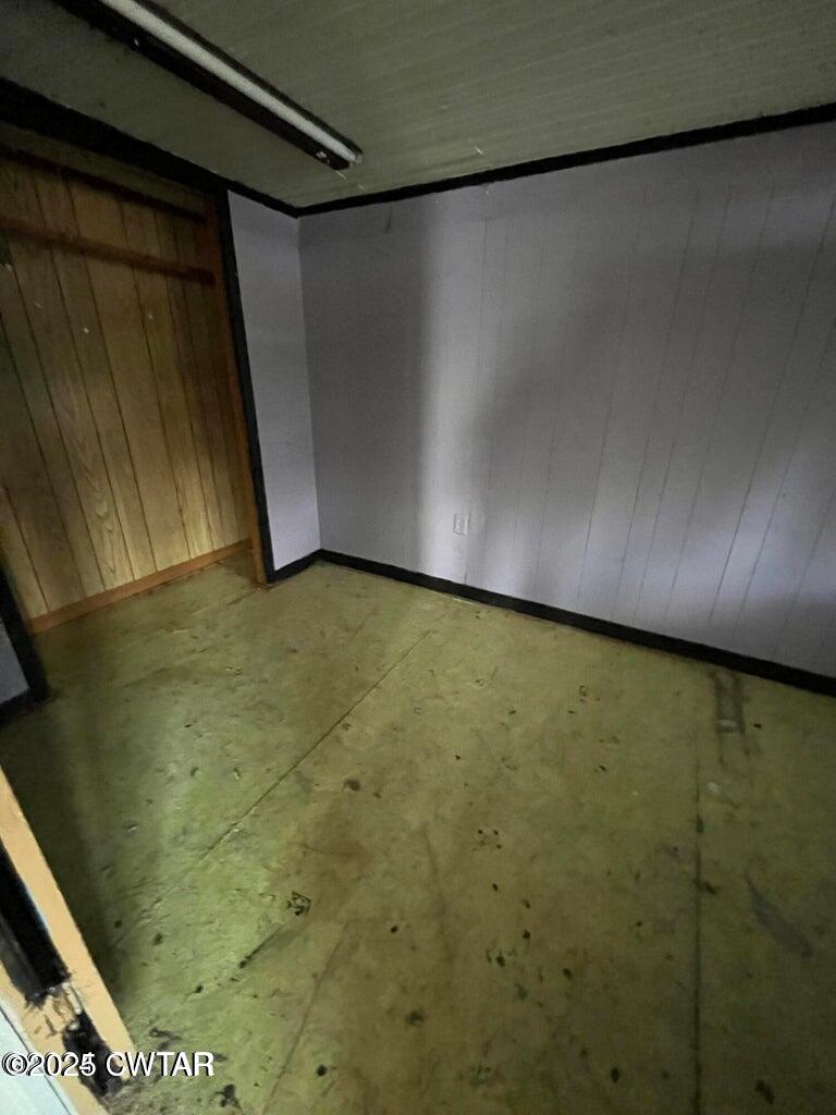 52 South Pleasant Street Decaturville, TN 38329 - Photo 9 of 46 a view of a room