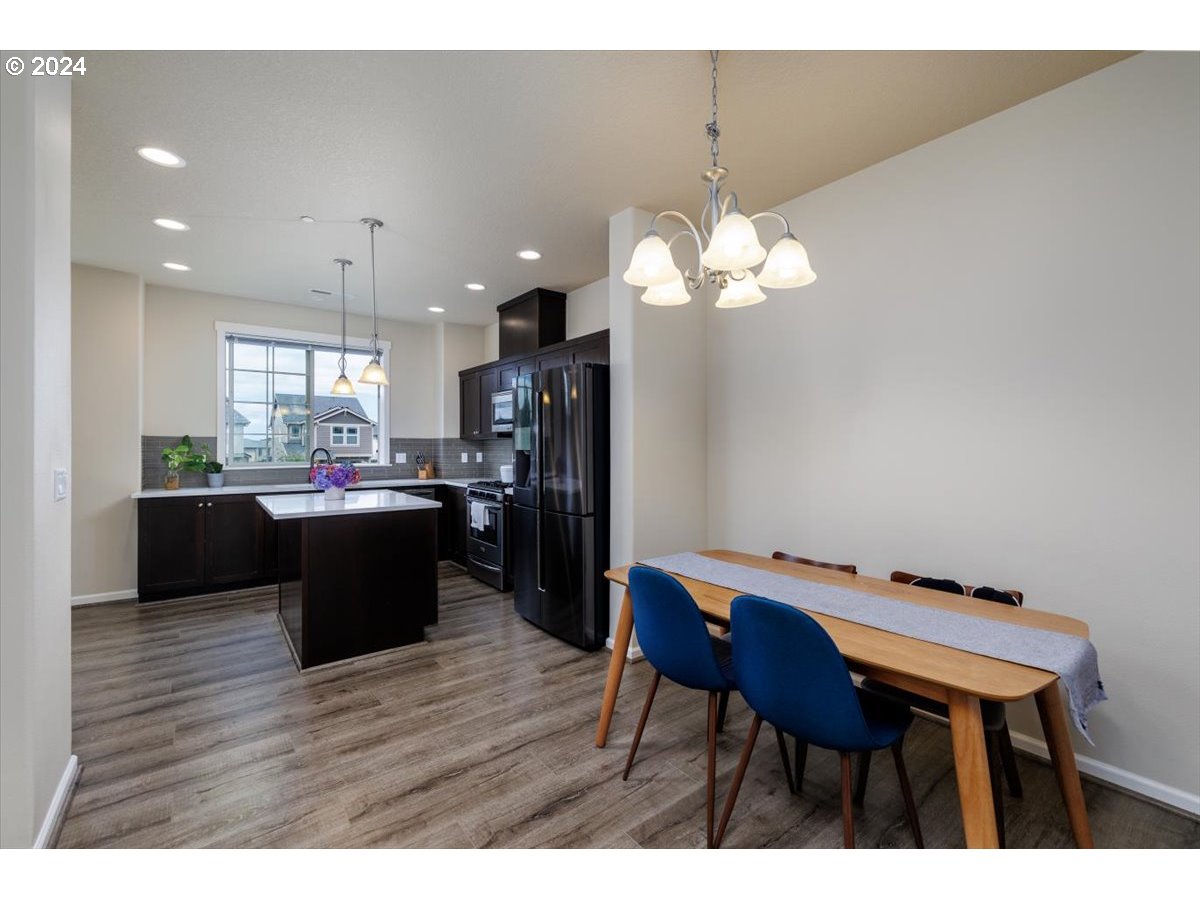 14845 Northwest Shackelford Road Portland, OR 97229 - Photo 11 of 35 Kitchen/Dining Room