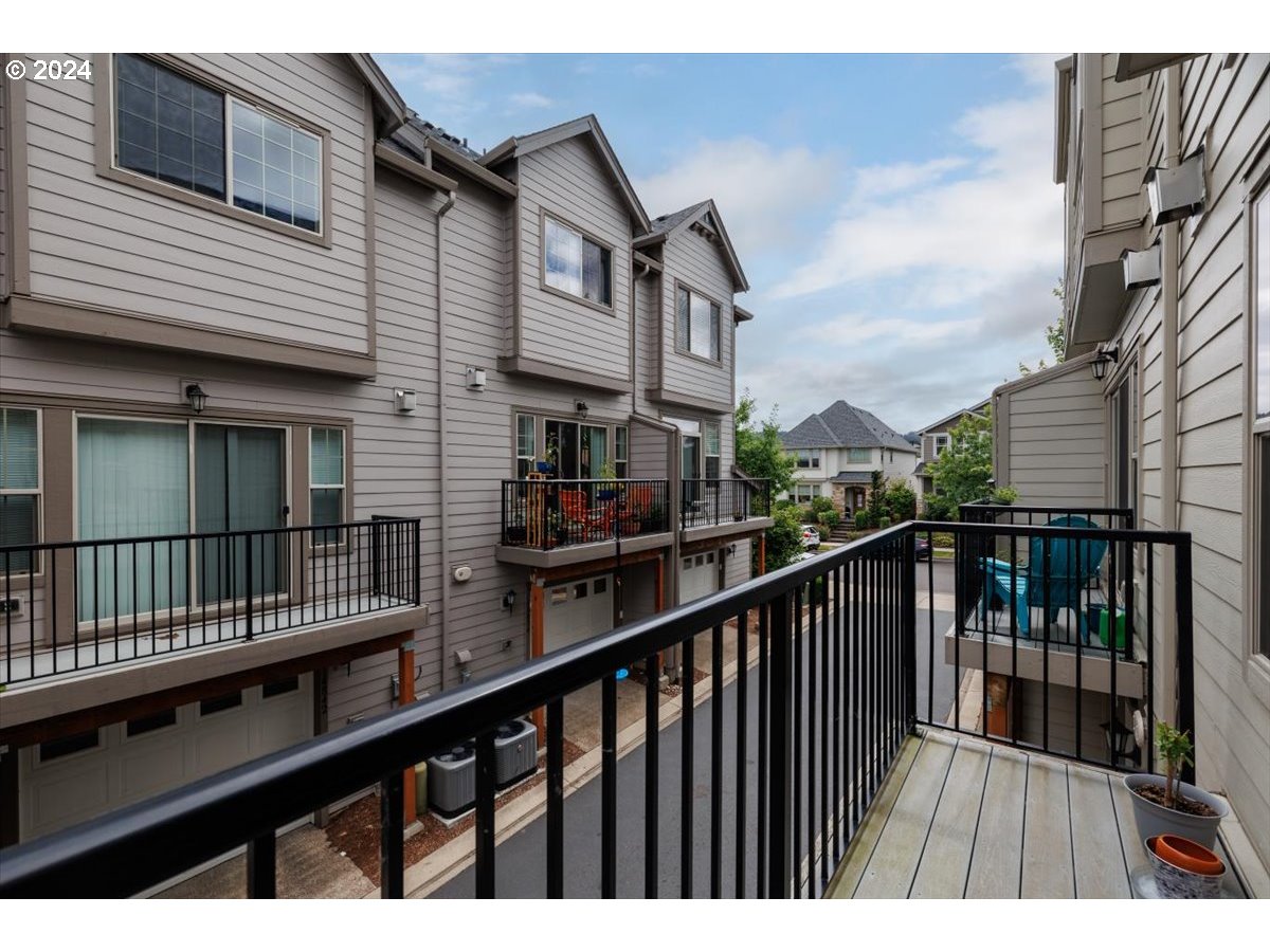 14845 Northwest Shackelford Road Portland, OR 97229 - Photo 16 of 35 Deck