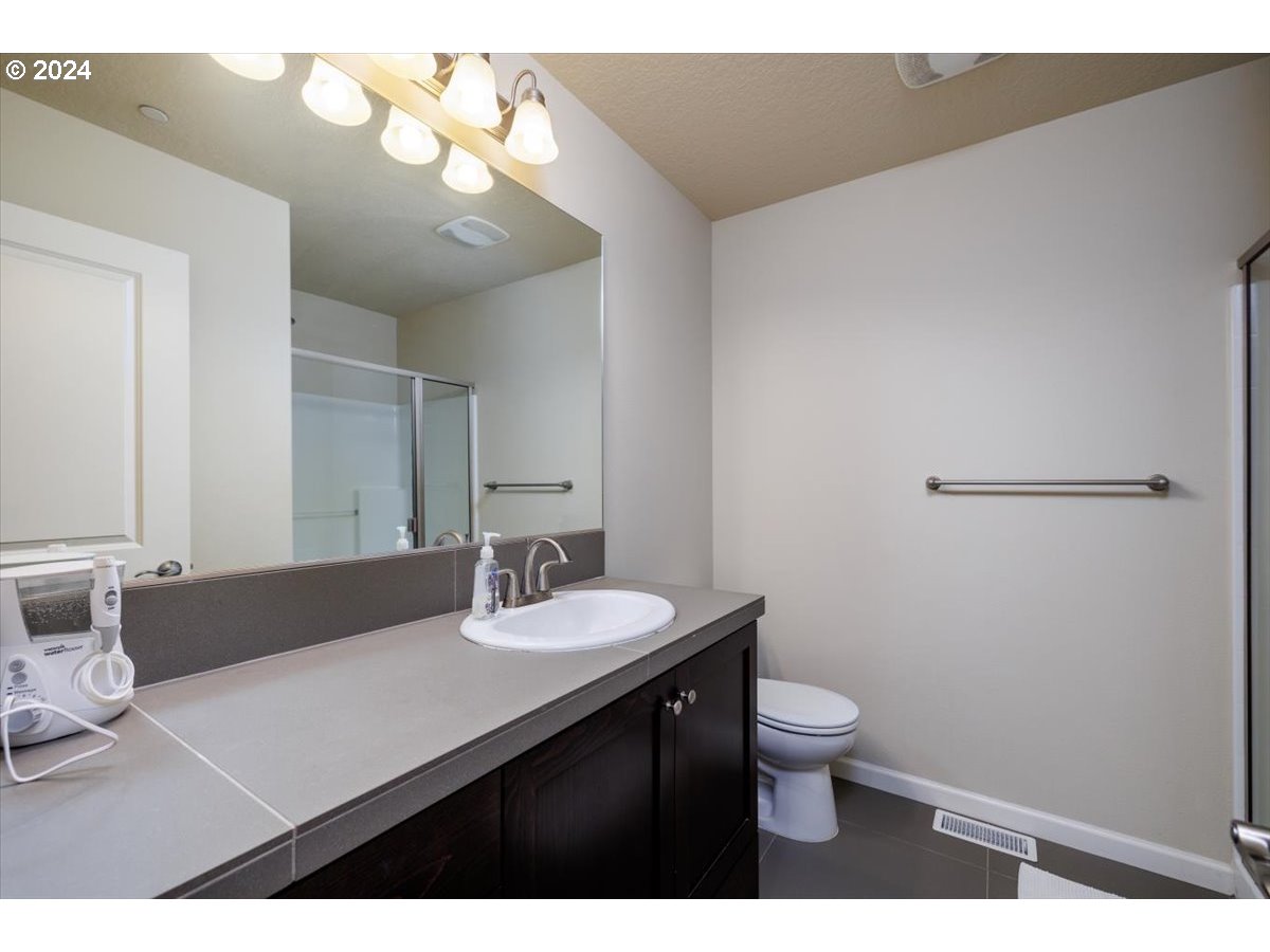14845 Northwest Shackelford Road Portland, OR 97229 - Photo 20 of 35 Bathroom, Attached