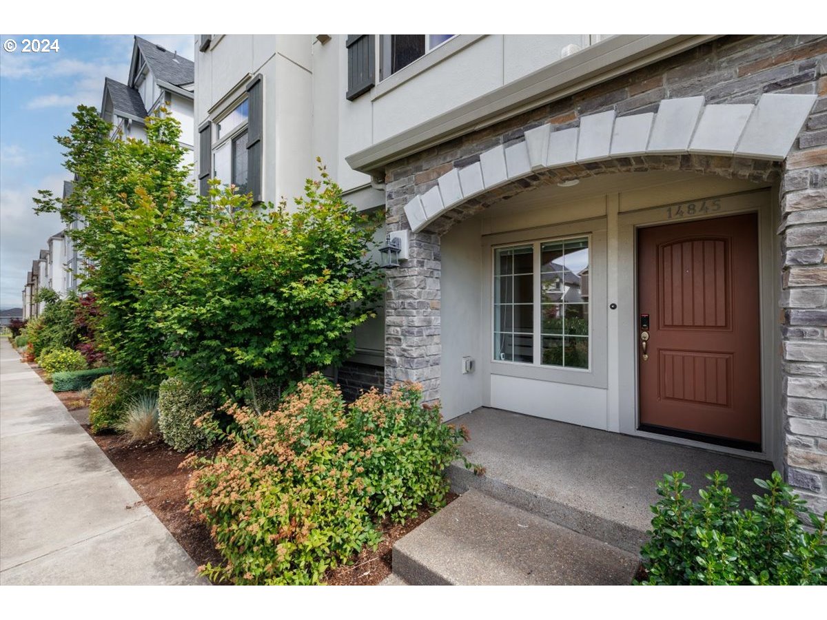 14845 Northwest Shackelford Road Portland, OR 97229 - Photo 2 of 35 Entrance/Foyer