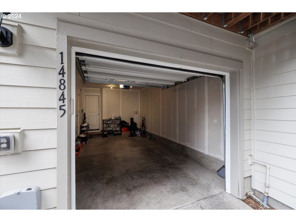 14845 Northwest Shackelford Road Portland, OR 97229 - Photo 26 of 35 Garage