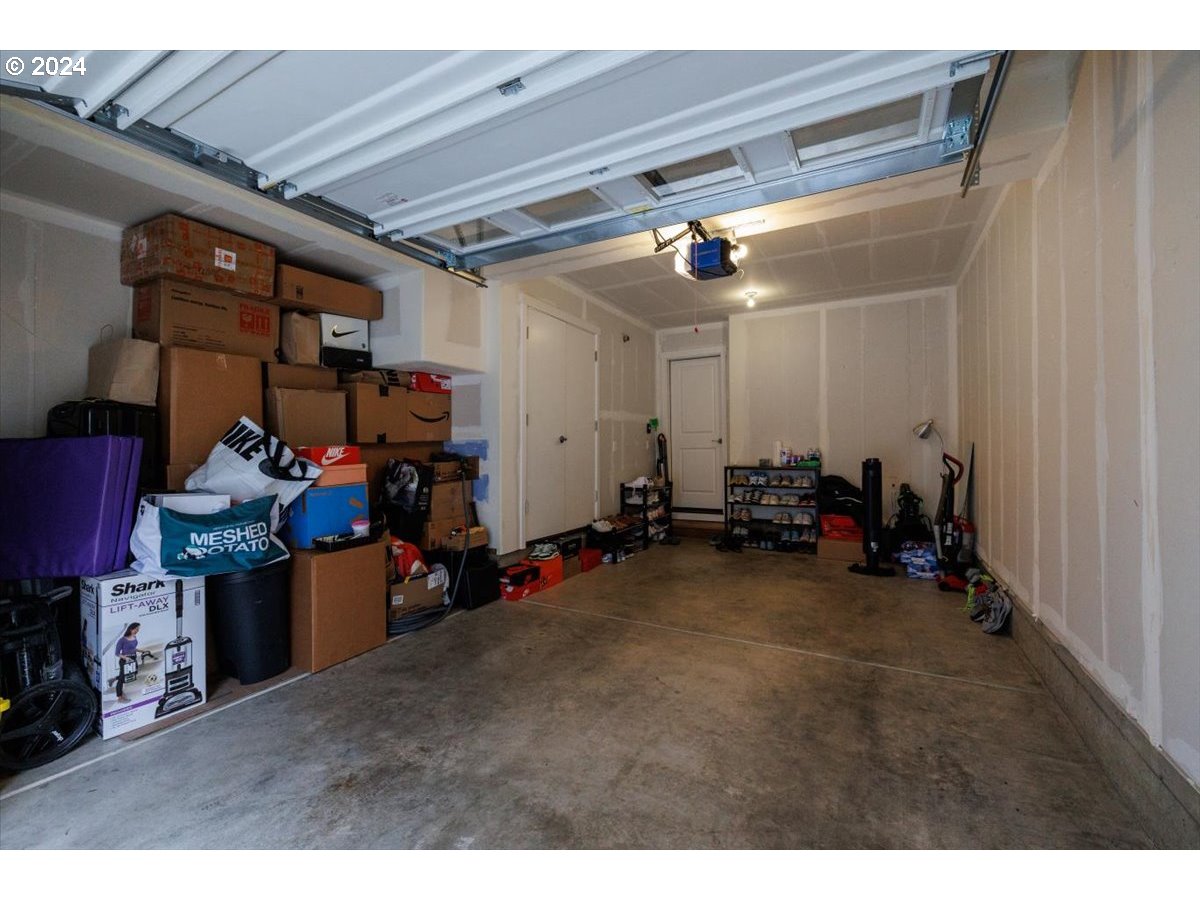 14845 Northwest Shackelford Road Portland, OR 97229 - Photo 27 of 35 Garage