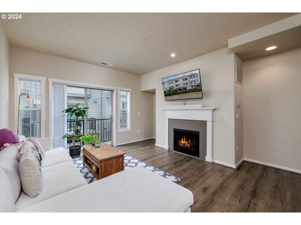 14845 Northwest Shackelford Road Portland, OR 97229 - Photo 9 of 35 Great Room