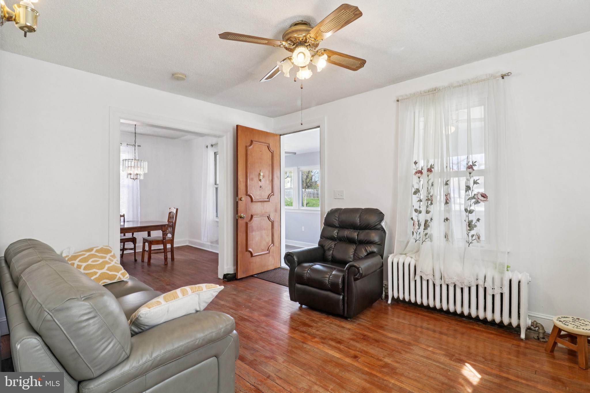 3149 Newton Street Northeast Washington, DC 20018 - Photo 14 of 57 L/R w/radiator heating