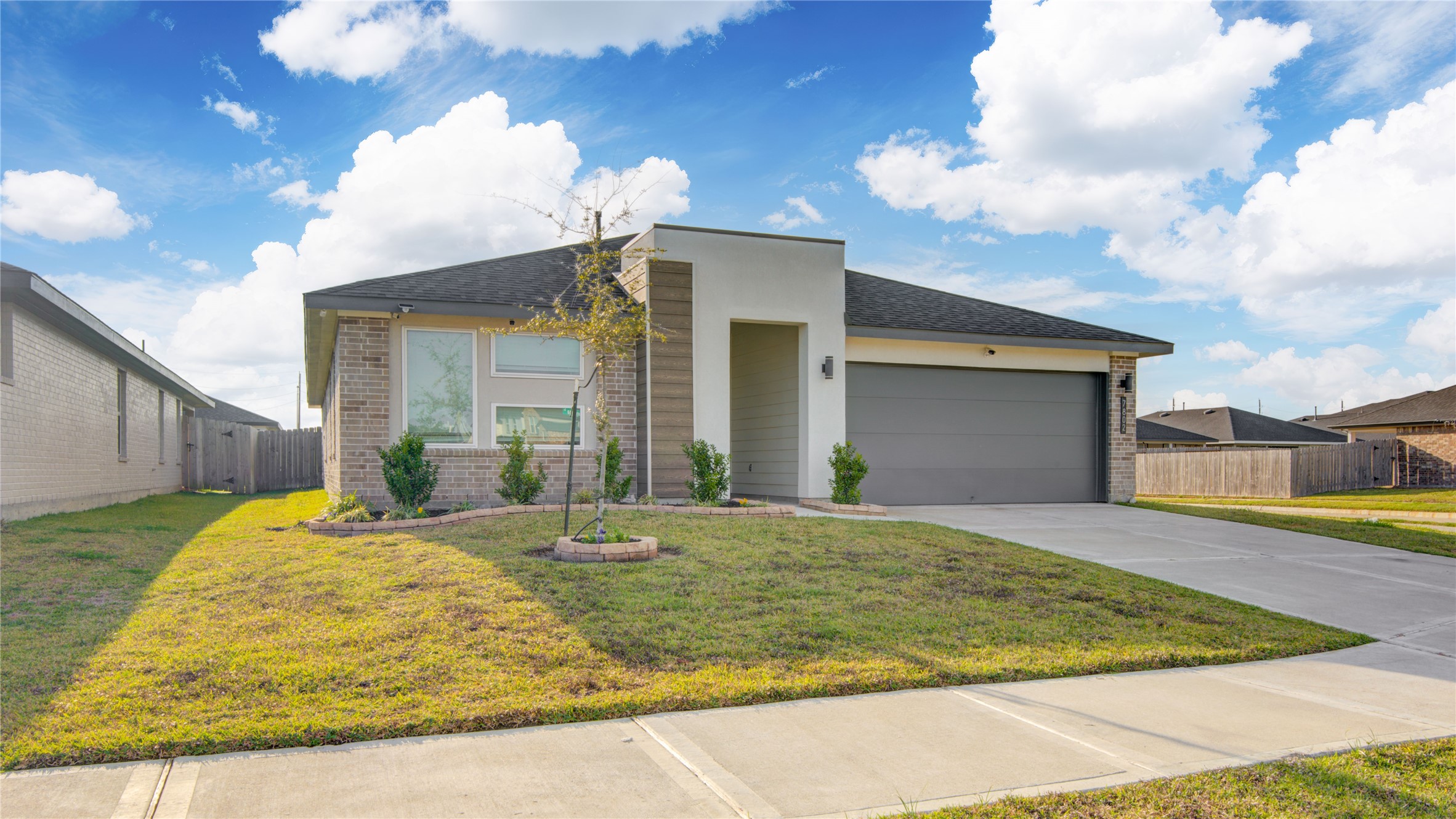 7802 Murciana Drive Rosharon, TX 77583 - Photo 2 of 35 a view of pool with brick walls