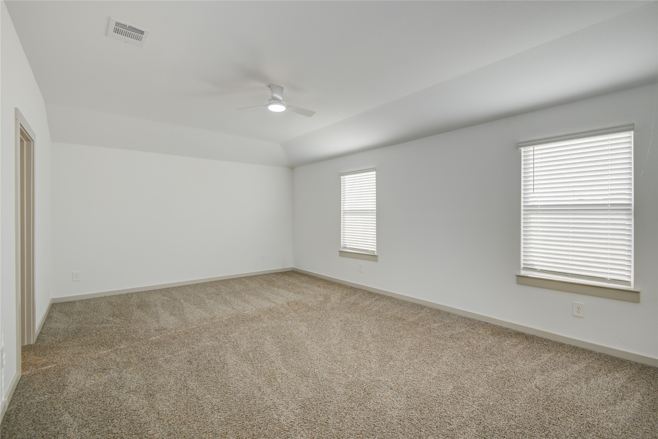 7802 Murciana Drive Rosharon, TX 77583 - Photo 25 of 35 an empty room with a window