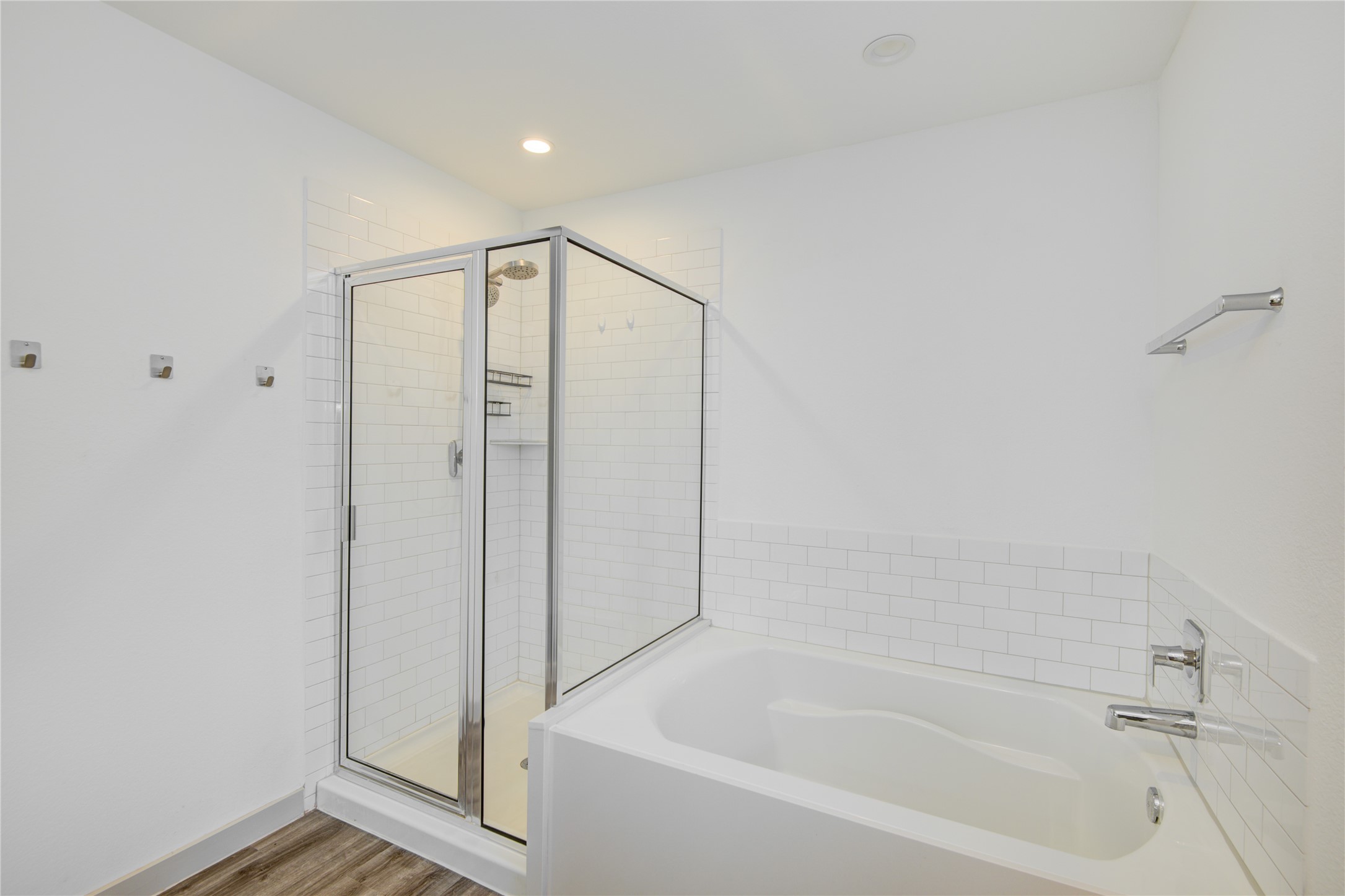 7802 Murciana Drive Rosharon, TX 77583 - Photo 29 of 35 a bathroom with a bathtub and a shower