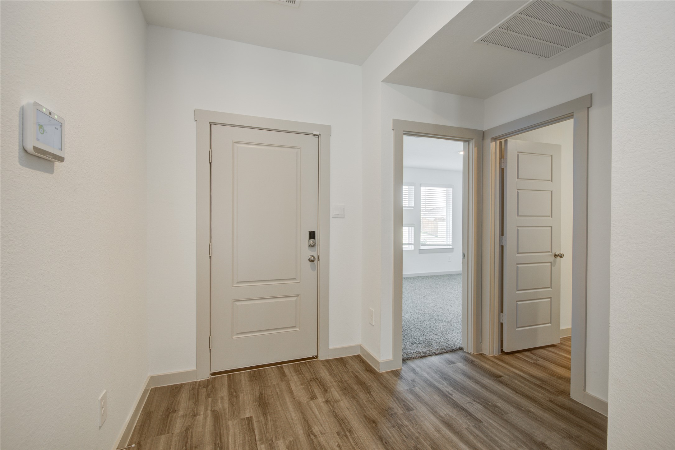 7802 Murciana Drive Rosharon, TX 77583 - Photo 7 of 35 an empty room with closet