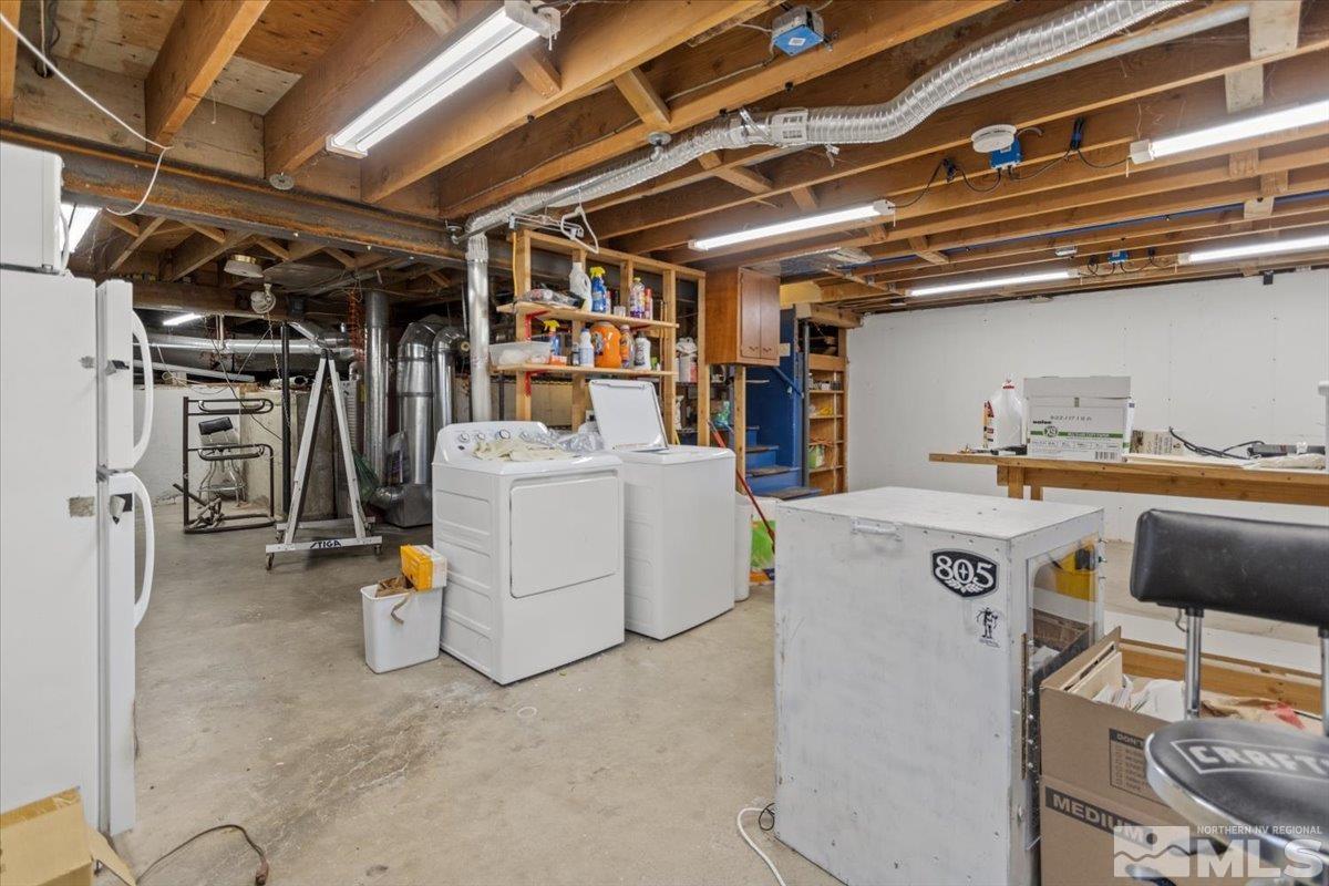 1248 Bon Rea Way Reno, NV 89503 - Photo 27 of 39 a utility room with dryer and washer