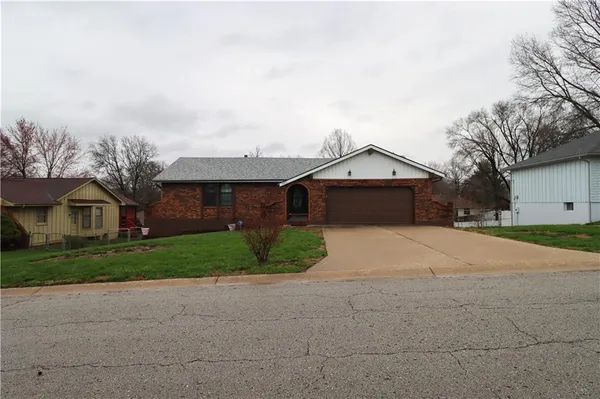 $2,500 | 18603 East Hanthorn Drive, Independence, MO 64057