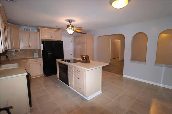 $2,500 | 18603 East Hanthorn Drive, Independence, MO 64057