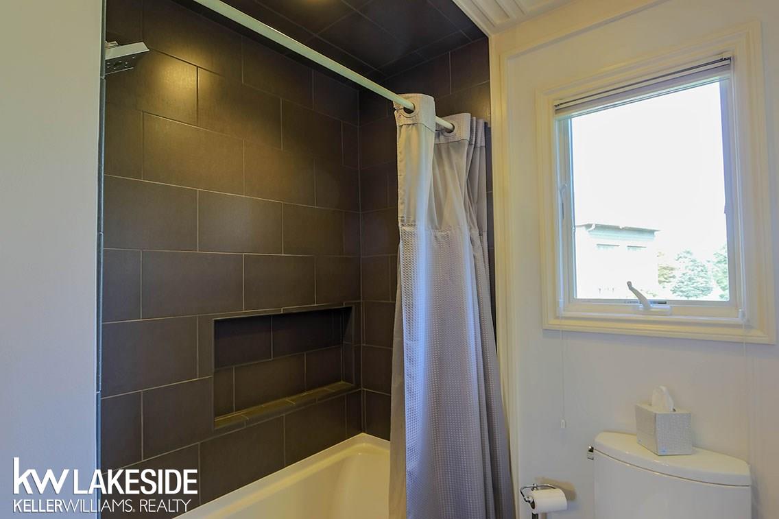 1373 Sunview Court Rochester, MI 48307 - Photo 48 of 63 50022429-49.JPG
