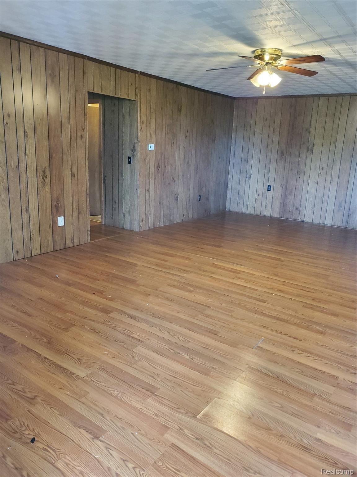 5123 North Vassar Road Akron, MI 48701 - Photo 15 of 37 20190905_163138.jpg