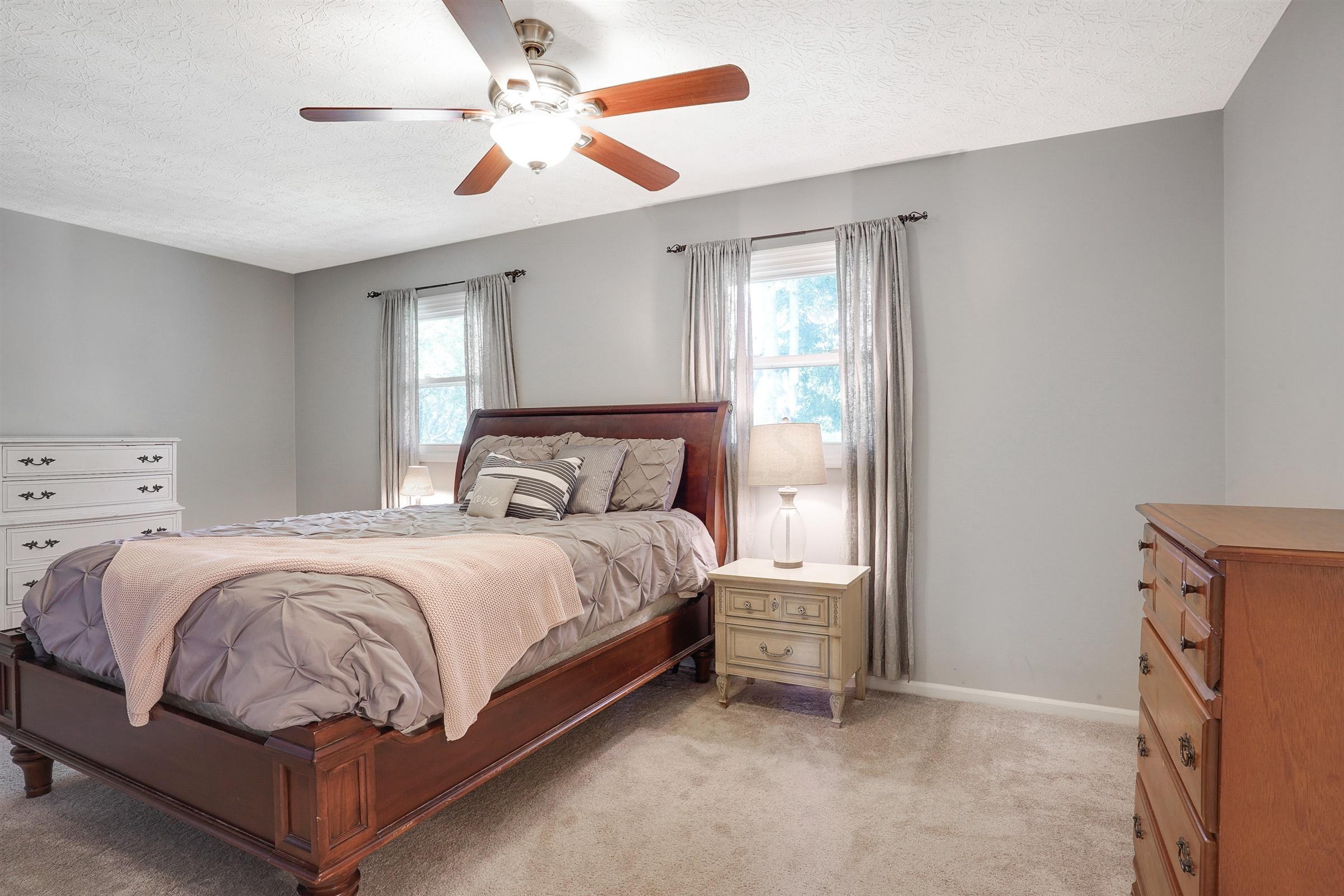 490 Clark State Road Columbus, OH 43230 - Photo 23 of 44