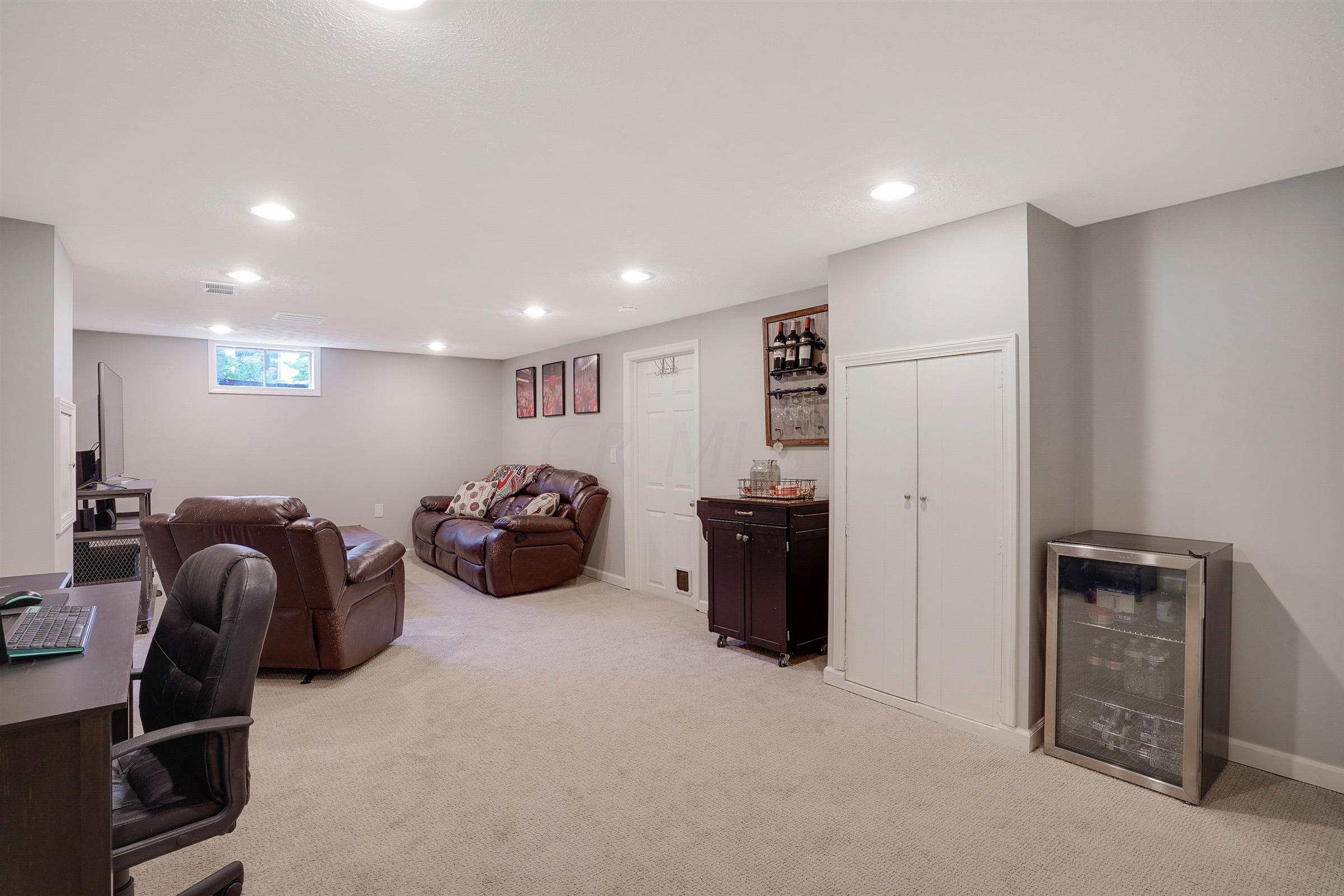 490 Clark State Road Columbus, OH 43230 - Photo 32 of 44