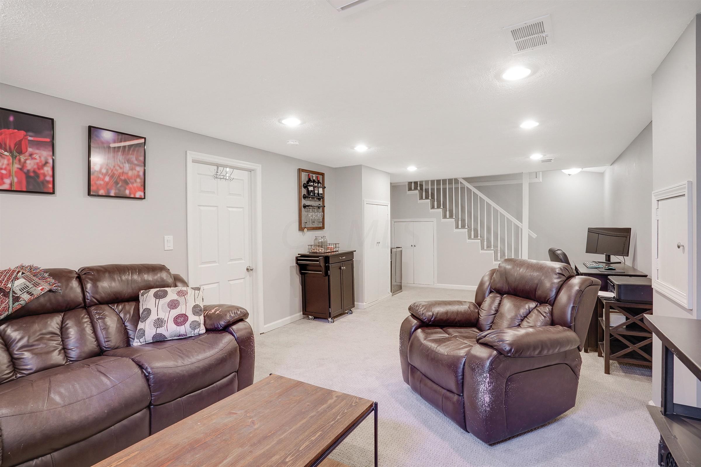 490 Clark State Road Columbus, OH 43230 - Photo 34 of 44