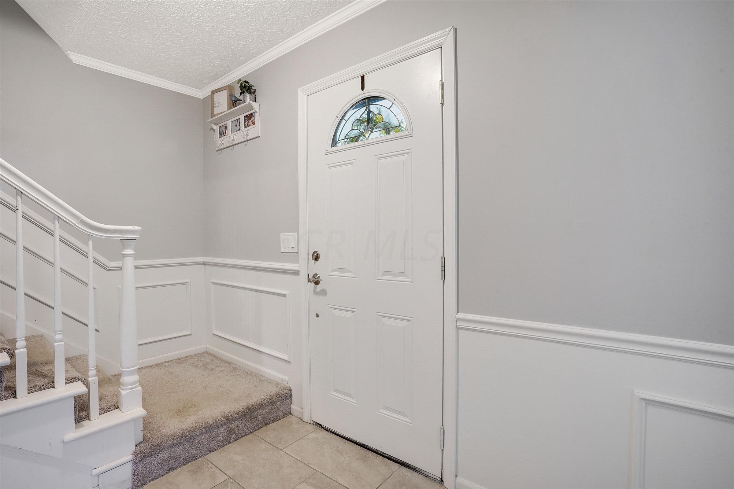 490 Clark State Road Columbus, OH 43230 - Photo 5 of 44