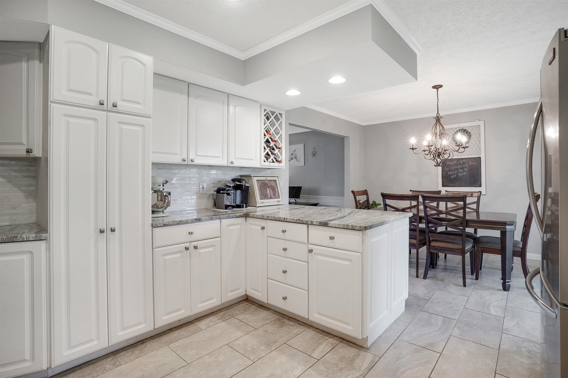 490 Clark State Road Columbus, OH 43230 - Photo 10 of 44