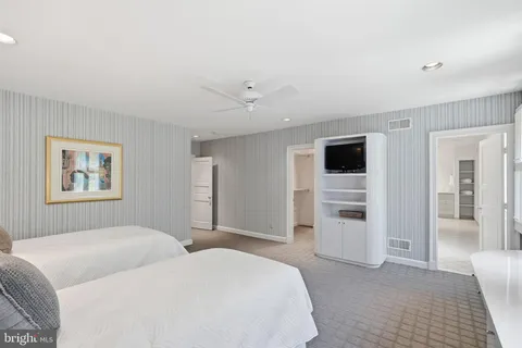 $3,495,000 | 8917 Harvest Square Court, Potomac, MD 20854