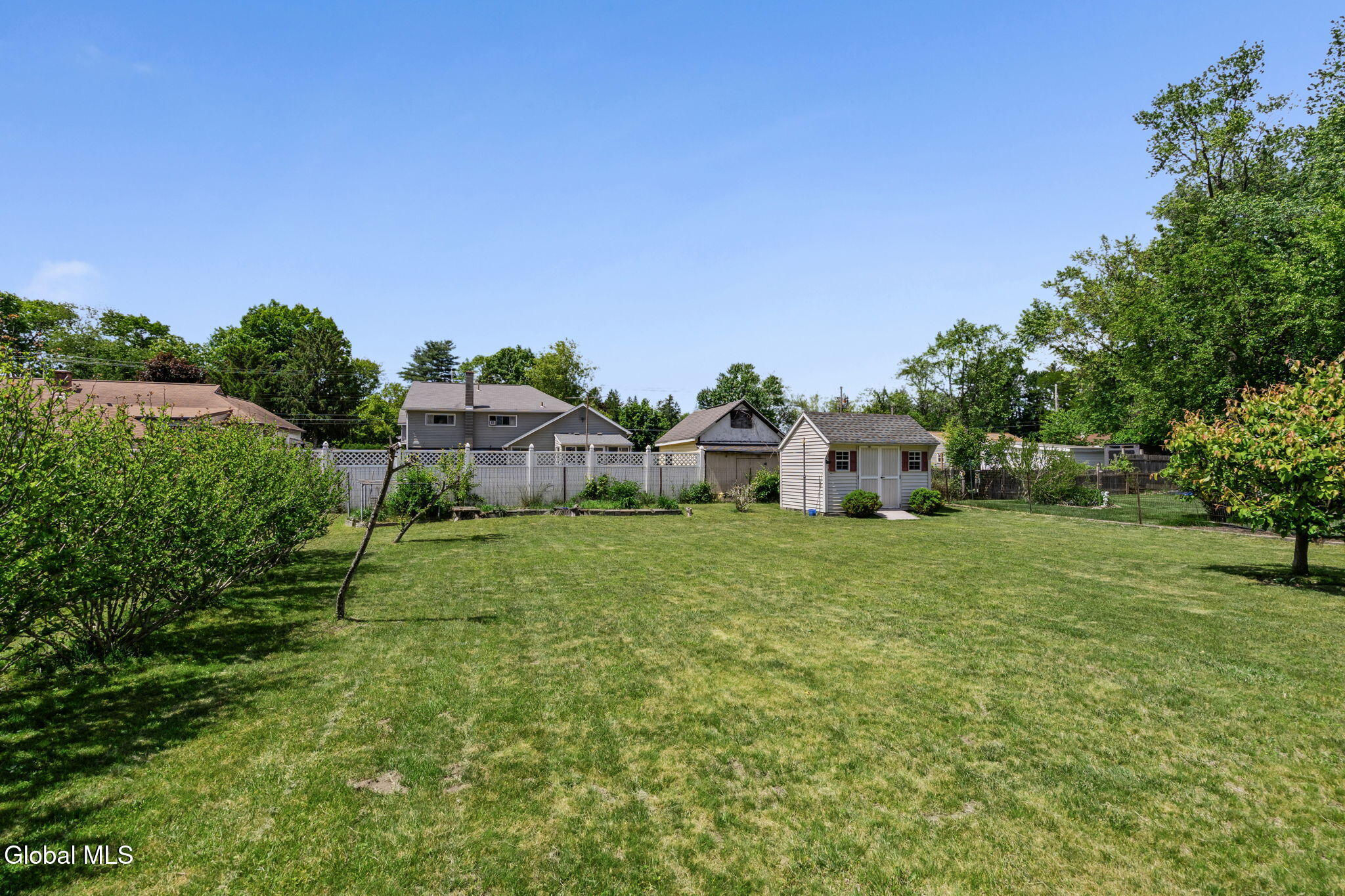 327 Manchester Road Schenectady, NY 12304 - Photo 13 of 16 4-web-or-mls-327-manchester-rd