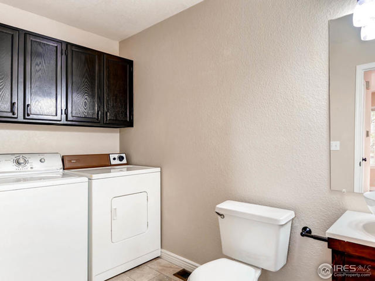 5102 Buckingham Road Boulder, CO 80301 - Photo 5 of 11 Half bath with laundry