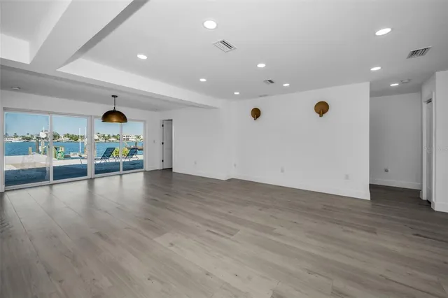 $4,650 | 14125 North Bayshore Drive, Madeira Beach, FL 33708