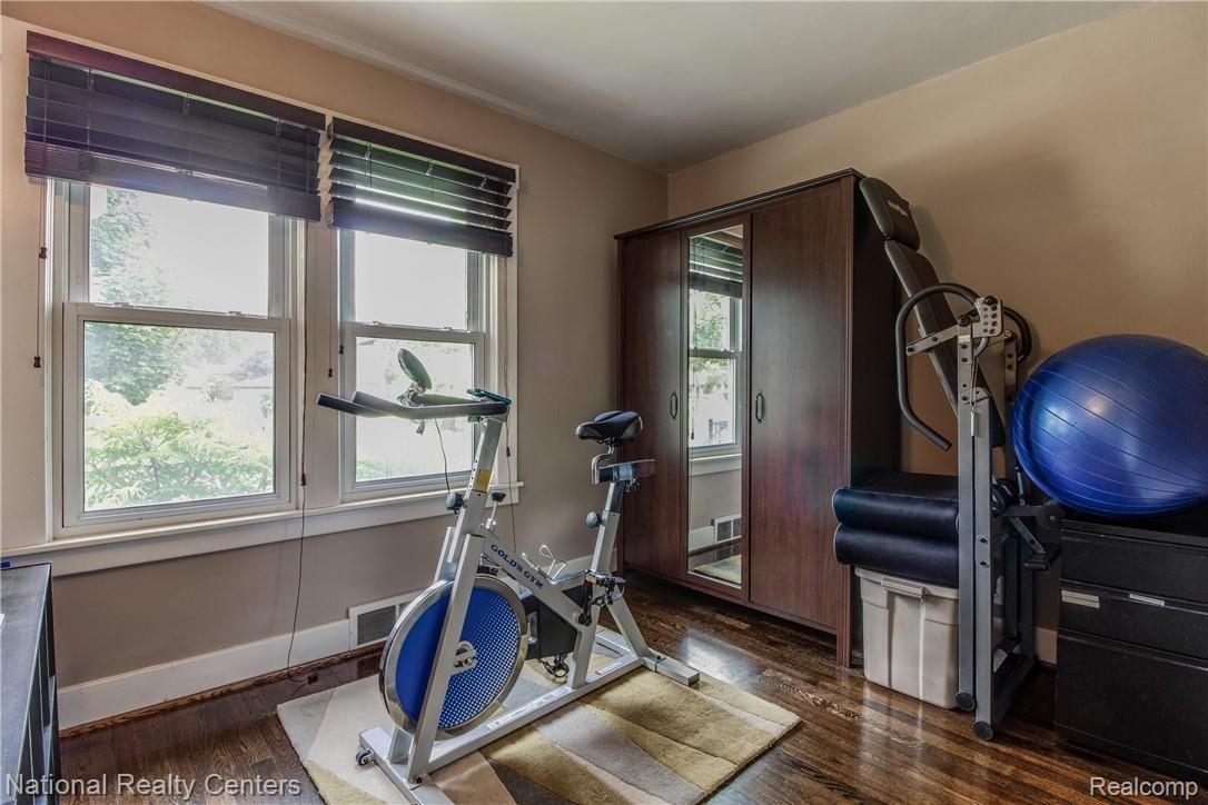 110 Roth Boulevard Clawson, MI 48017 - Photo 34 of 37 Bedroom3.jpg