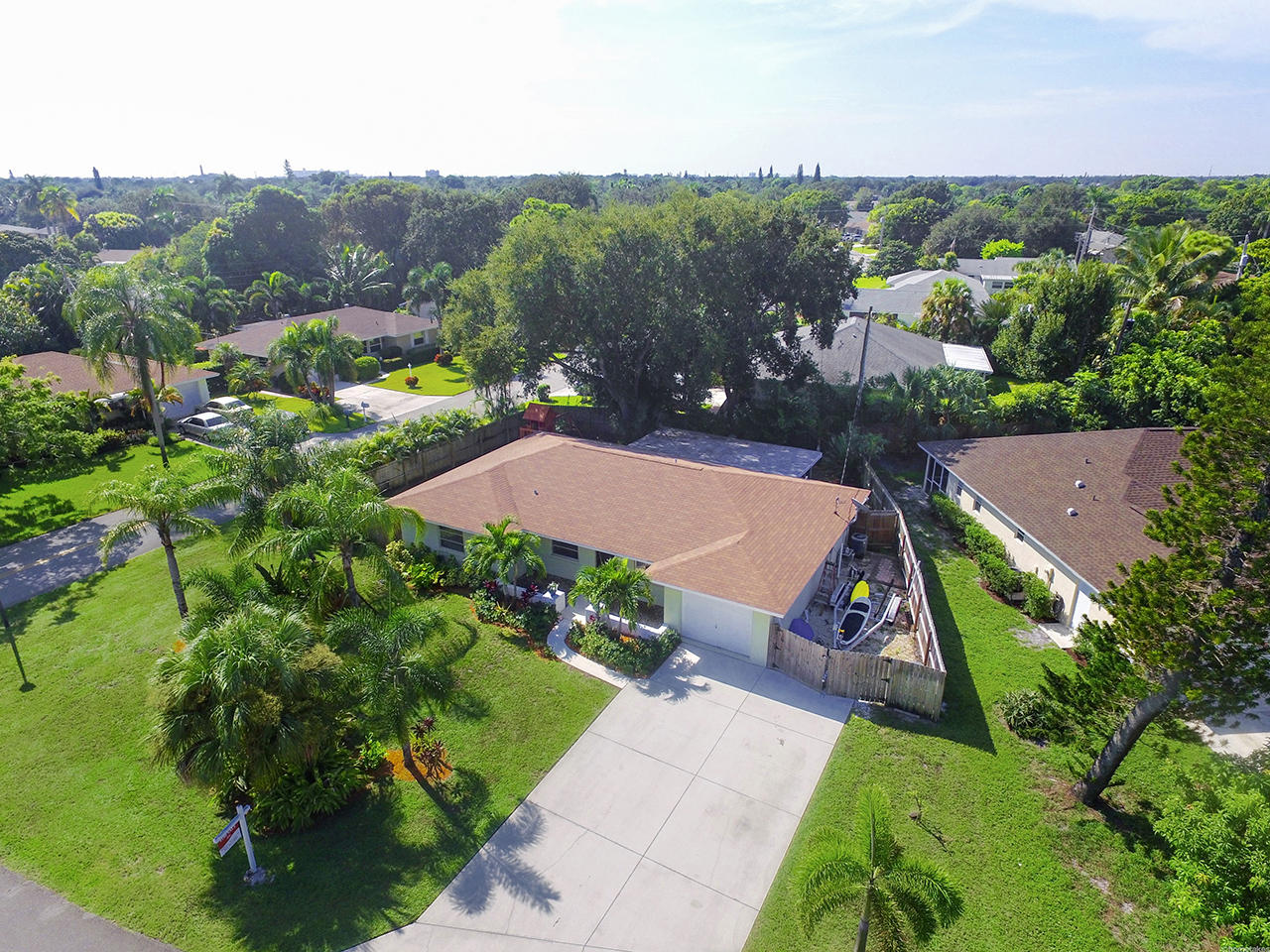 527 Dover Road Tequesta, FL 33469 - Photo 5 of 16 DJI_0005_MLS