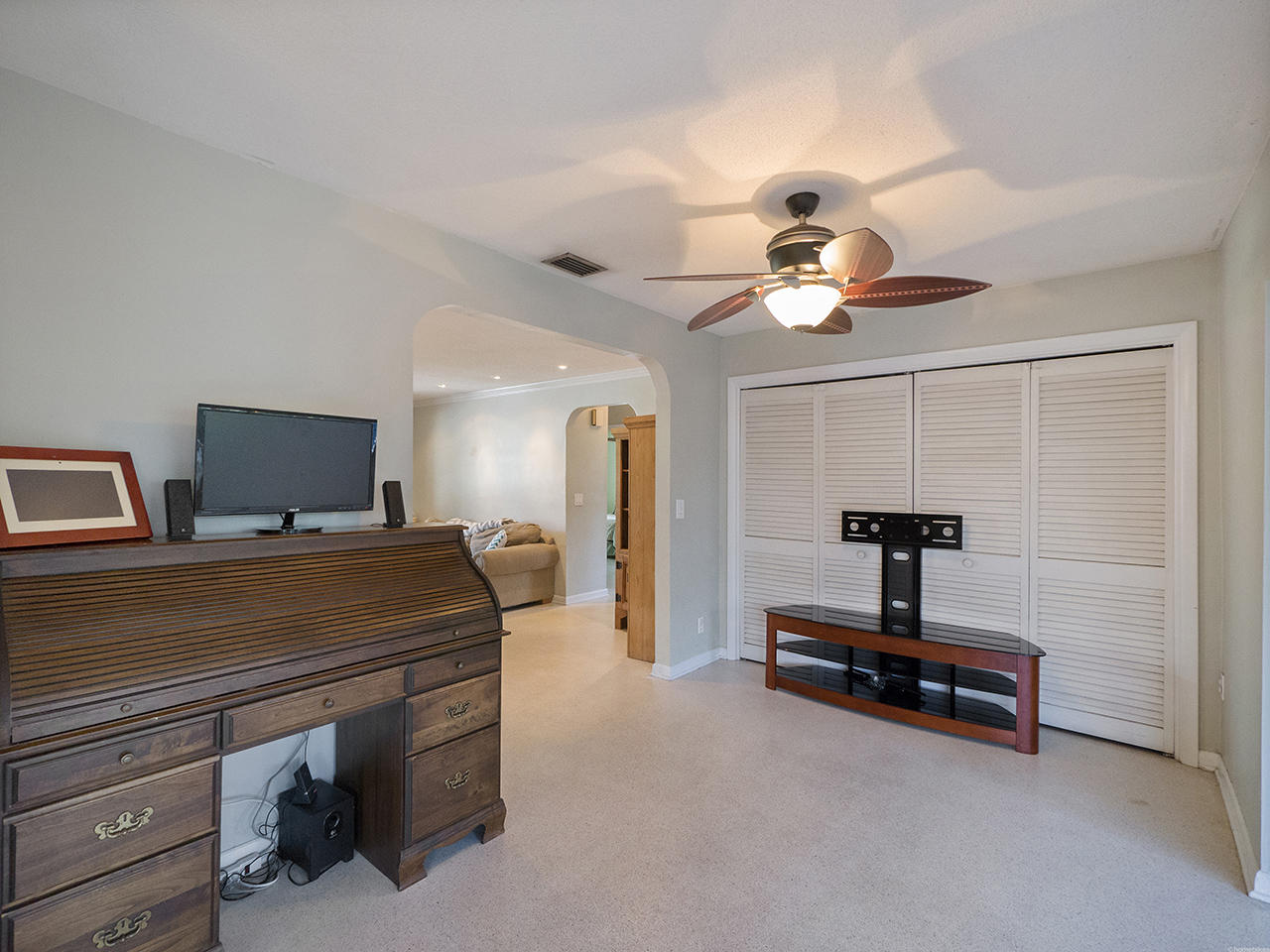 527 Dover Road Tequesta, FL 33469 - Photo 10 of 16 additional living space
