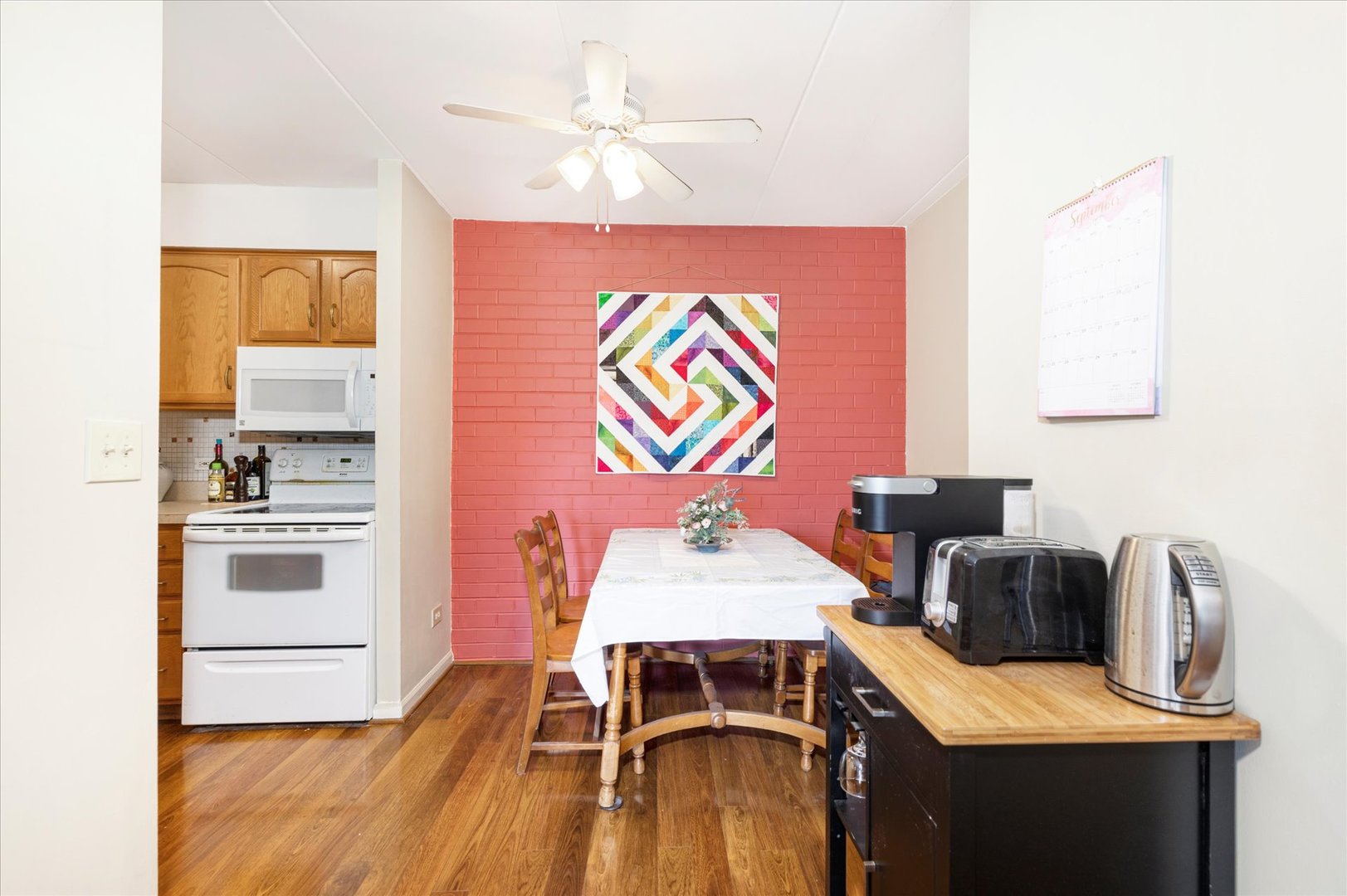 300 Circle Avenue, Unit 5H Forest Park, IL 60130 - Photo 9 of 21 a dining room with furniture and window