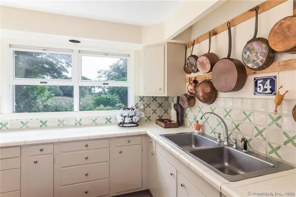 $4,500 | 54 Jacobs Lane, Guilford, CT 06437