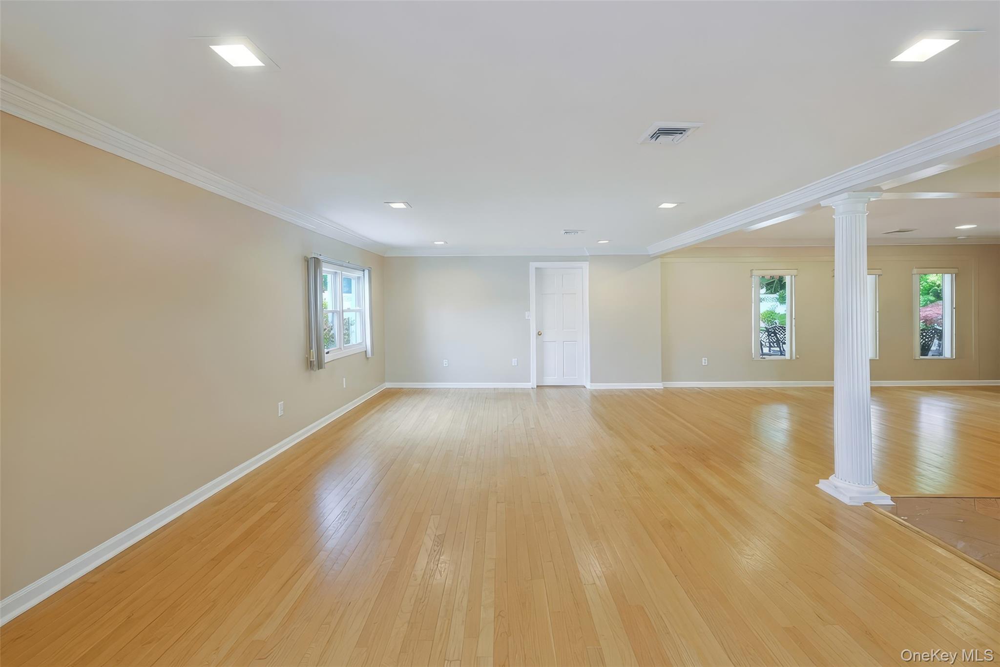 79 Constellation Road Levittown, NY 11756 - Photo 6 of 36 Living room