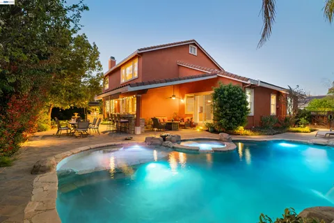 a view of an outdoor sitting space