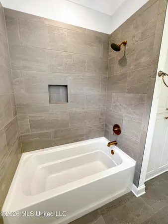 $389,900 | 118 Lake Crest Drive, Madison, MS 39110