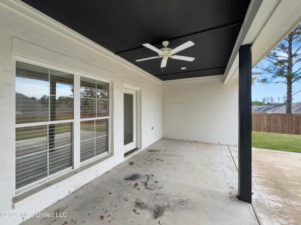 $389,900 | 118 Lake Crest Drive, Madison, MS 39110