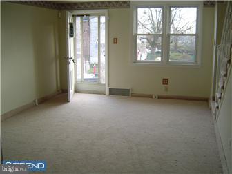 127 Golf Road Darby, PA 19023 - Photo 4 of 7 Gallery Image 4