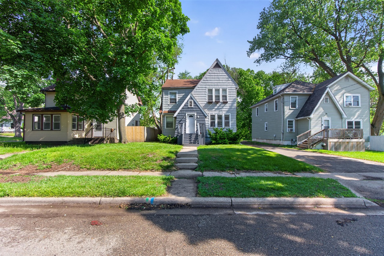 242 West High Street Jackson, MI 49203 - Photo 3 of 41
