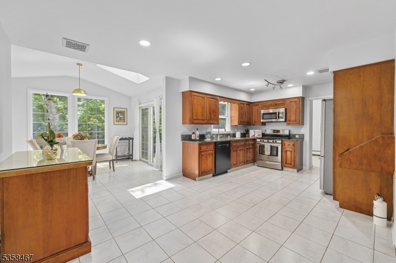 6 Mt Pleasant Road Morristown, NJ 07960 - Photo 18 of 50