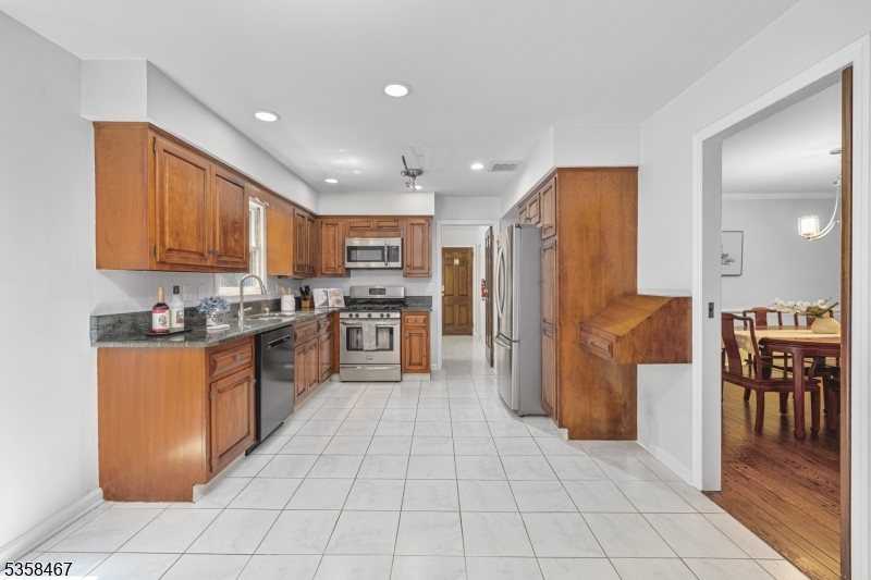 6 Mt Pleasant Road Morristown, NJ 07960 - Photo 19 of 50