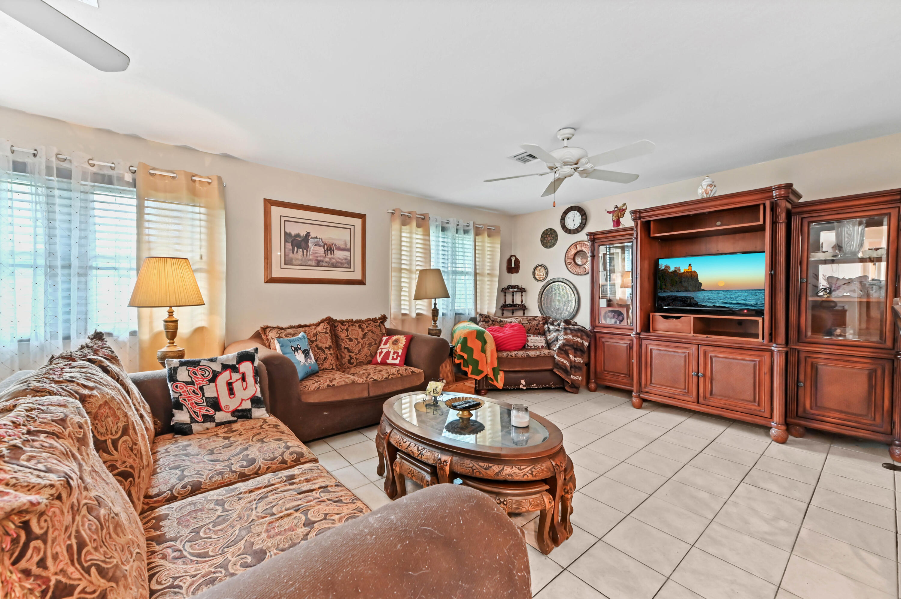 6541 Bischoff Road West Palm Beach, FL 33413 - Photo 8 of 32 09 Living Room 03