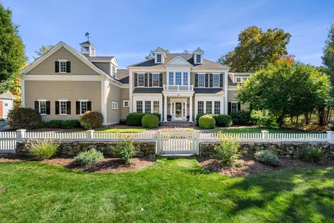 $1,674,000 | 120 Deerfield Lane, Hanover, MA 02339